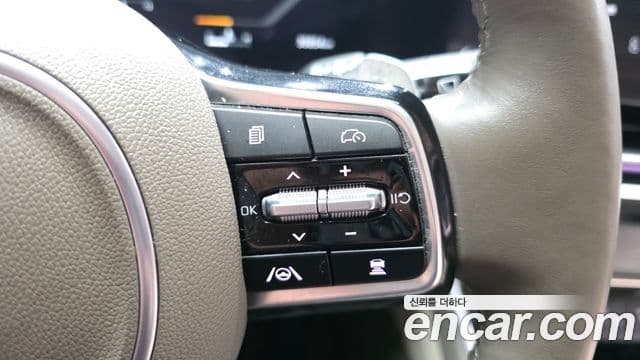 Kia Carnival 2024 — Фото 17/20