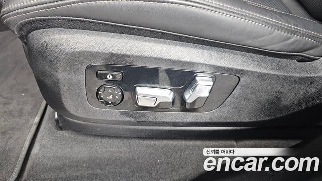 BMW X7 2025 — ფოტო 27/38