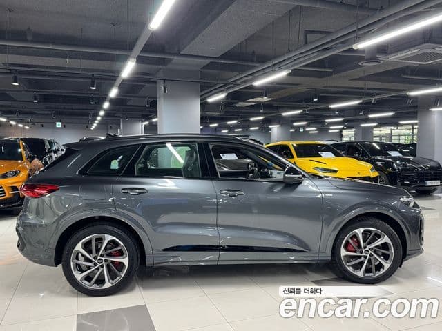 Audi Q5 2025 — фото 1 из 17