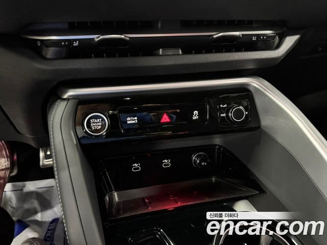 Audi Q5 2025 — Şəkil 14/17
