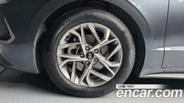 Hyundai Sonata 2020 — ფოტო 5/20