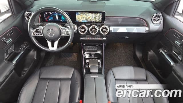 Mercedes-Benz GLB-Class 2020 — Şəkil 7/20