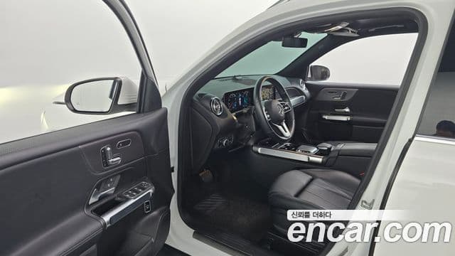Mercedes-Benz GLB-Class 2020 — Şəkil 10/20