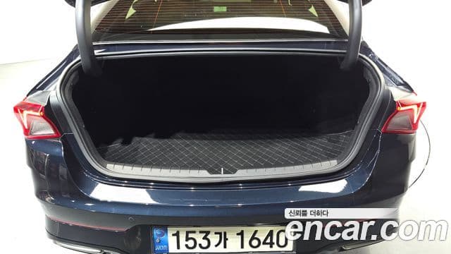 Kia K5 2022 — Şəkil 16/20