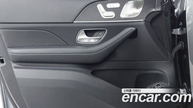 Mercedes-Benz GLE-Class 2023 — ფოტო 8/18