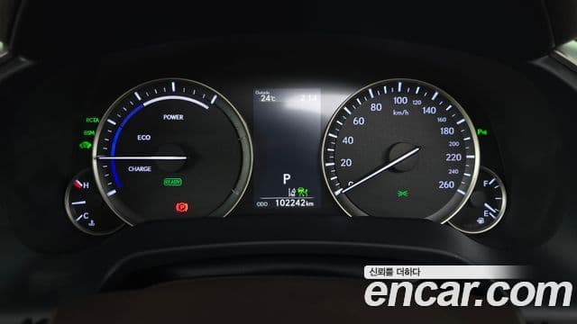 Lexus RX450h 2018 — ფოტო 8/20
