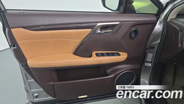 Lexus RX450h 2018 — Photo 23/33