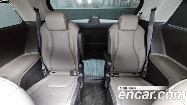 Kia Carnival 2024 — Şəkil 13/20