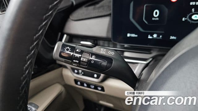 Kia Carnival 2024 — Şəkil 16/20