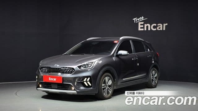 Kia Niro 2020 — Фото 1/20