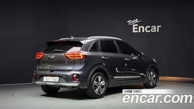 Kia Niro 2020 — Фото 2/20