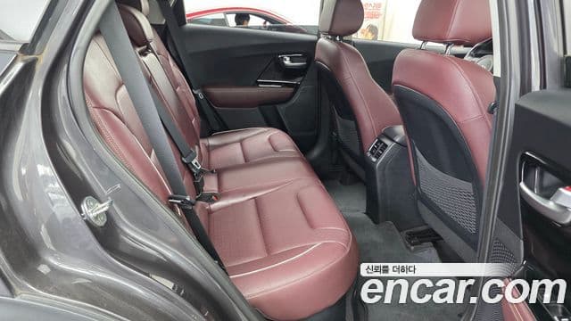 Kia Niro 2020 — Фото 11/20