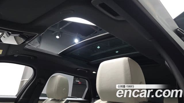 Land Rover Range Rover Velar 2022 — ფოტო 15/20
