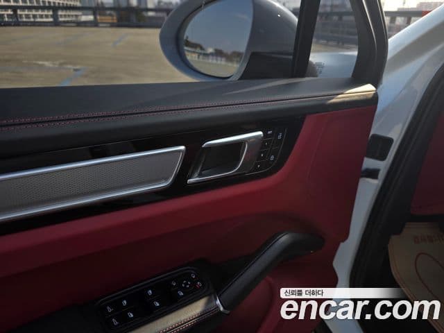 Porsche Cayenne 2022 — Şəkil 13/20