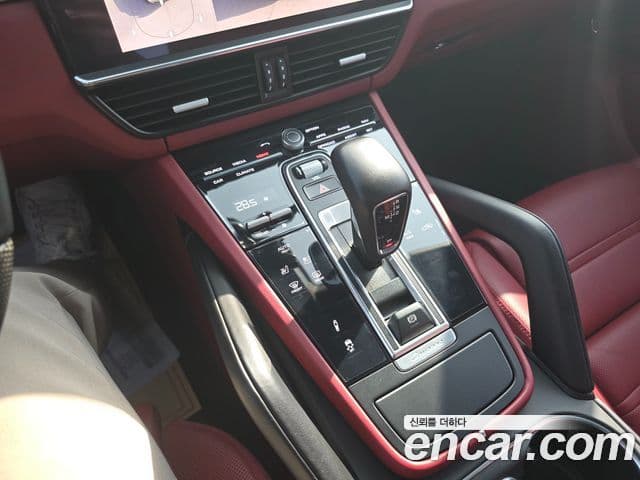 Porsche Cayenne 2022 — Şəkil 16/20