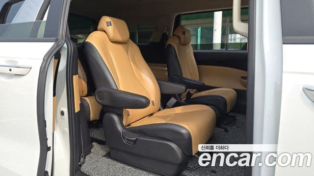 Kia Carnival 2023 — Şəkil 12/20