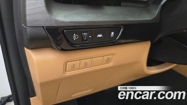 Kia Carnival 2023 — Şəkil 18/20