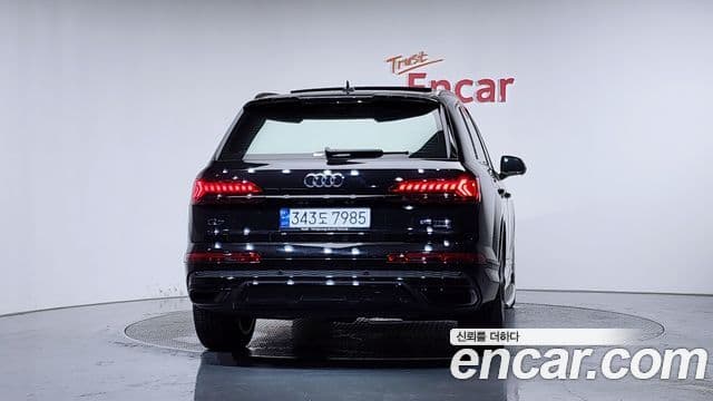 Audi Q7 2023 — ფოტო 3/20