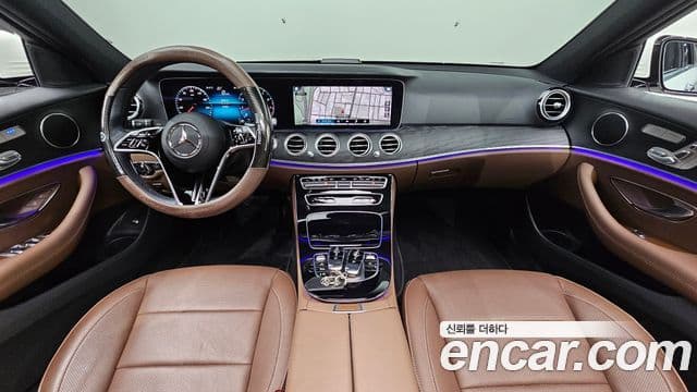 Mercedes-Benz E-Class 2021 — ფოტო 7/20