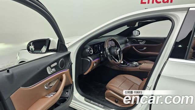 Mercedes-Benz E-Class 2021 — ფოტო 10/20