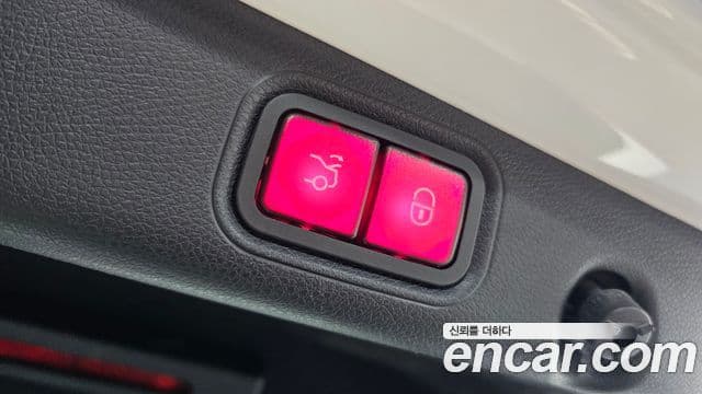Mercedes-Benz E-Class 2021 — ფოტო 16/20