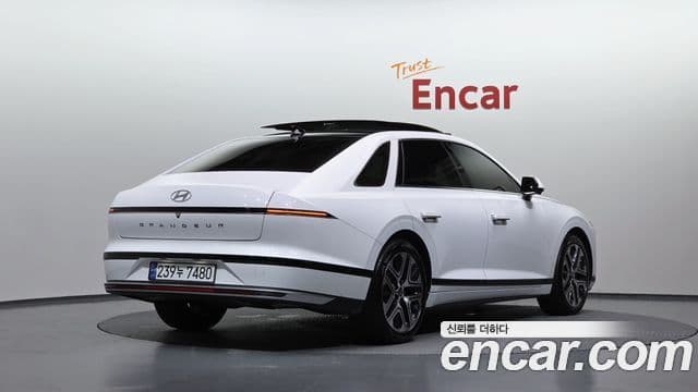 Hyundai Grandeur 2023 — ფოტო 2/20