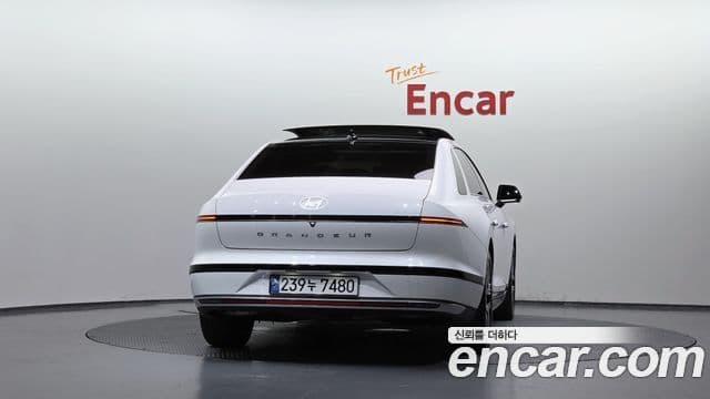 Hyundai Grandeur 2023 — ფოტო 4/20