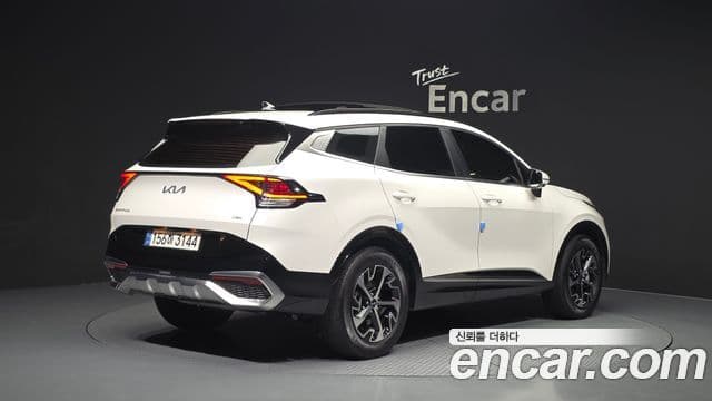 Kia Sportage 2022 — ფოტო 2/20