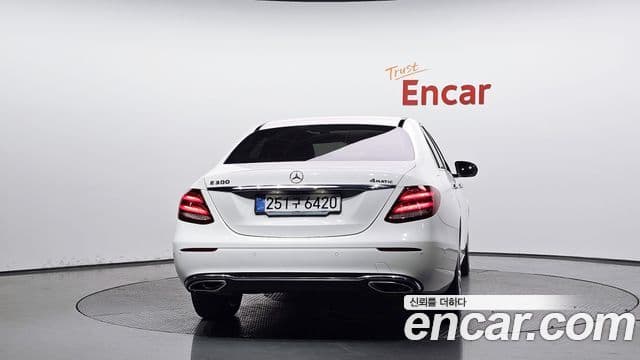 Mercedes-Benz E-Class 2018 — Şəkil 4/20