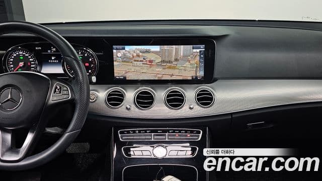Mercedes-Benz E-Class 2018 — Şəkil 15/20