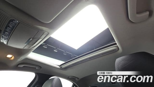 Mercedes-Benz E-Class 2018 — Şəkil 19/20