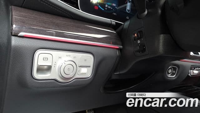 Mercedes-Benz GLE-Class 2023 — фото 18 из 20