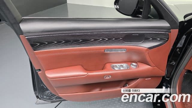 Genesis G90 2022 — Photo 17/37