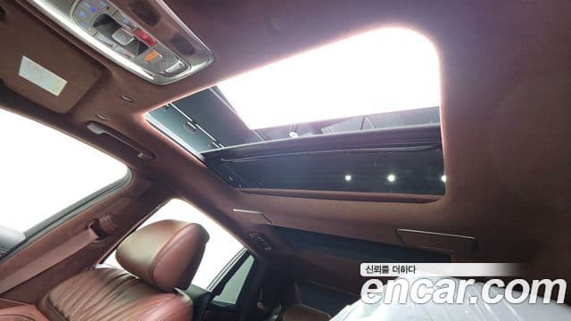 Genesis G90 2022 — Photo 36/37