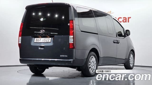 Hyundai Staria 2021 — ფოტო 2/20