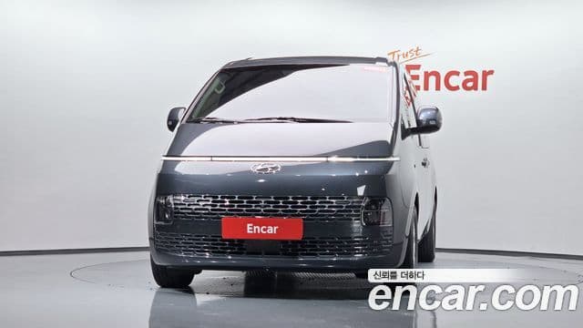 Hyundai Staria 2021 — ფოტო 3/20