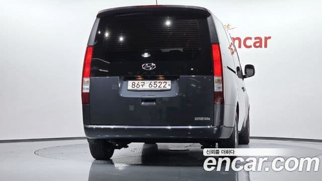 Hyundai Staria 2021 — ფოტო 4/20