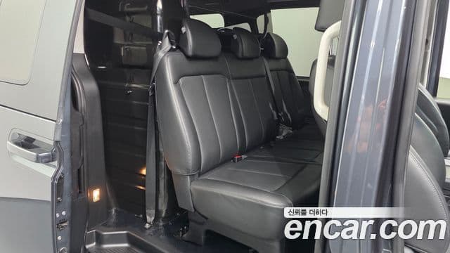 Hyundai Staria 2021 — ფოტო 11/20
