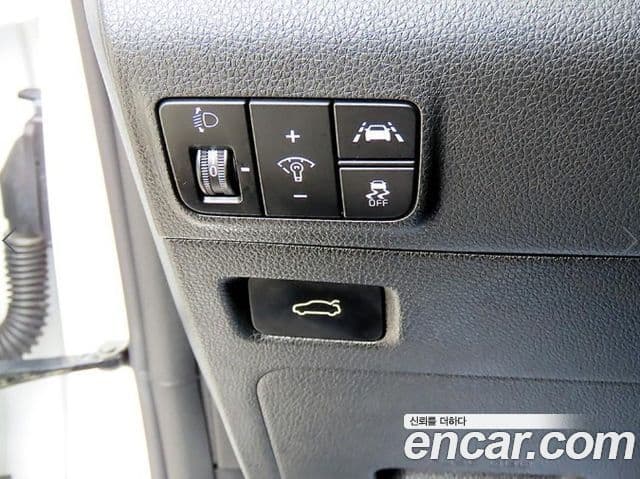 Kia K5 2021 — ფოტო 11/20