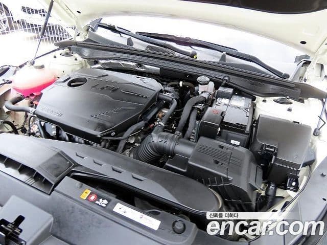 Kia K5 2021 — ფოტო 18/20