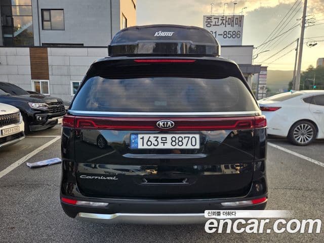 Kia Carnival 2020 — фото 5 из 20
