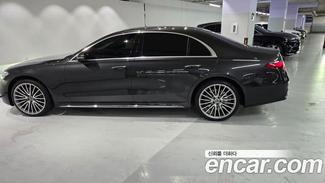 Mercedes-Benz S-Class 2025 — Photo 20/20