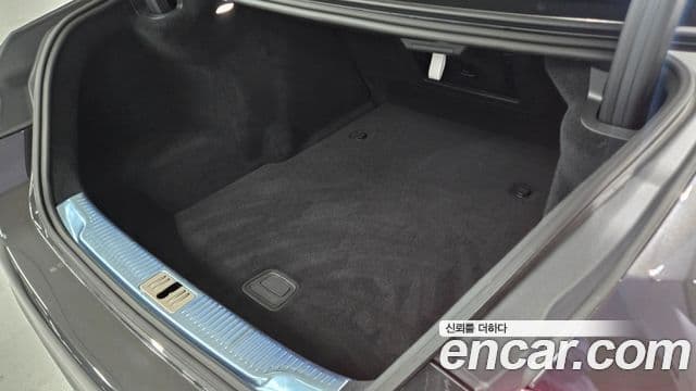 Mercedes-Benz S-Class 2025 — Photo 16/20