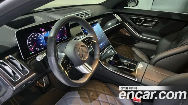 Mercedes-Benz S-Class 2025 — Photo 19/20