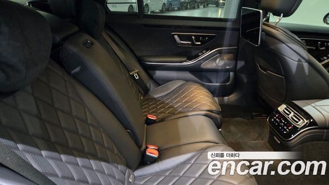 Mercedes-Benz S-Class 2025 — Photo 3/20