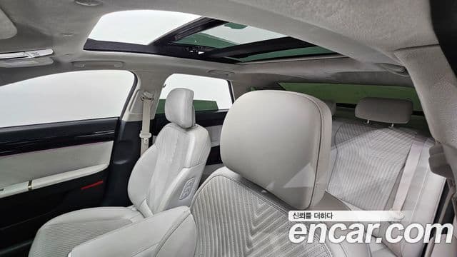 Hyundai Grandeur 2022 — ფოტო 18/20
