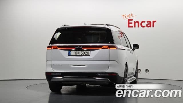 Kia Carnival 2022 — ფოტო 4/20