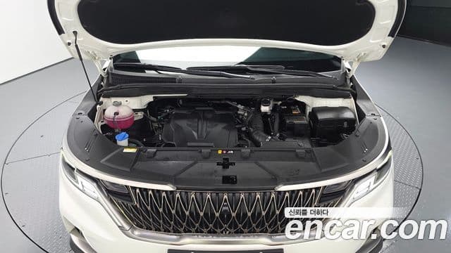 Kia Carnival 2022 — ფოტო 6/20