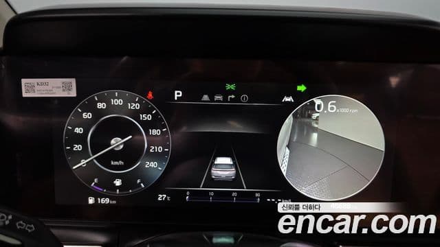 Kia Carnival 2022 — ფოტო 8/20