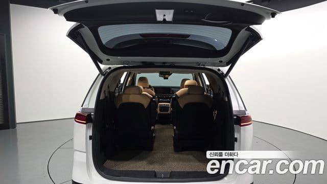 Kia Carnival 2022 — фото 20 из 20
